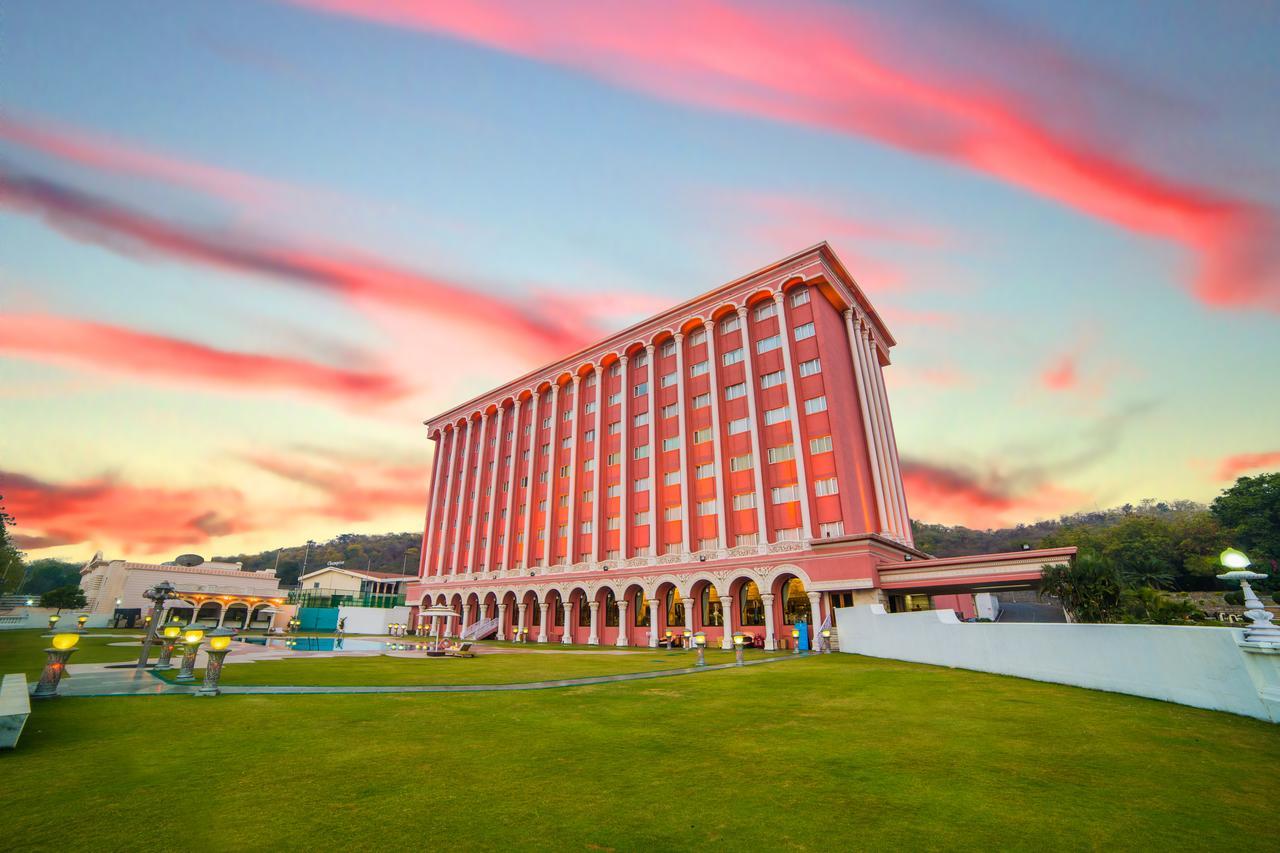 Ramoji Film City- Sitara Luxury Hotel Pedda Ambarpet Exteriér fotografie